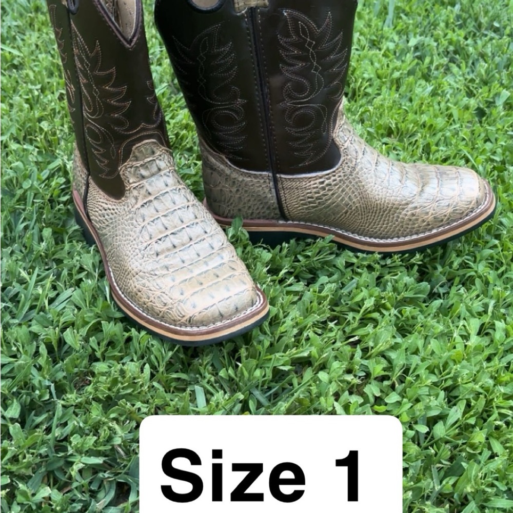 Two-Tone Western Leather Boots with Textured Design